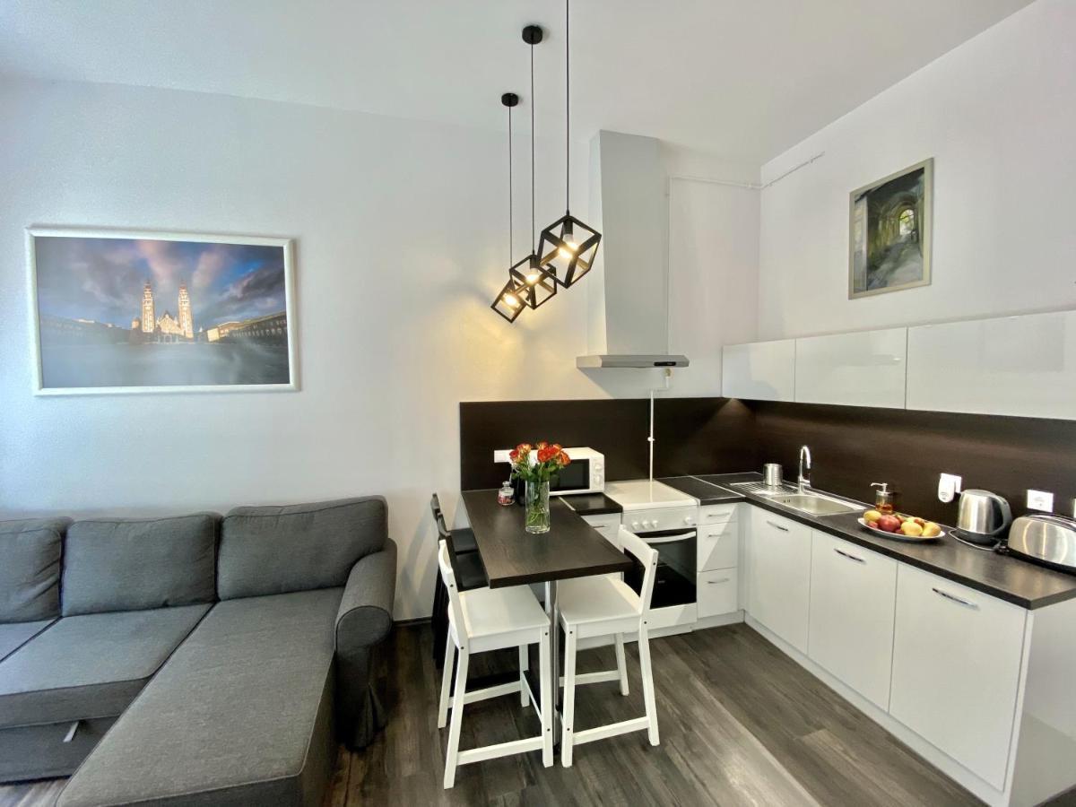 Art Apartment Сегед Екстер'єр фото