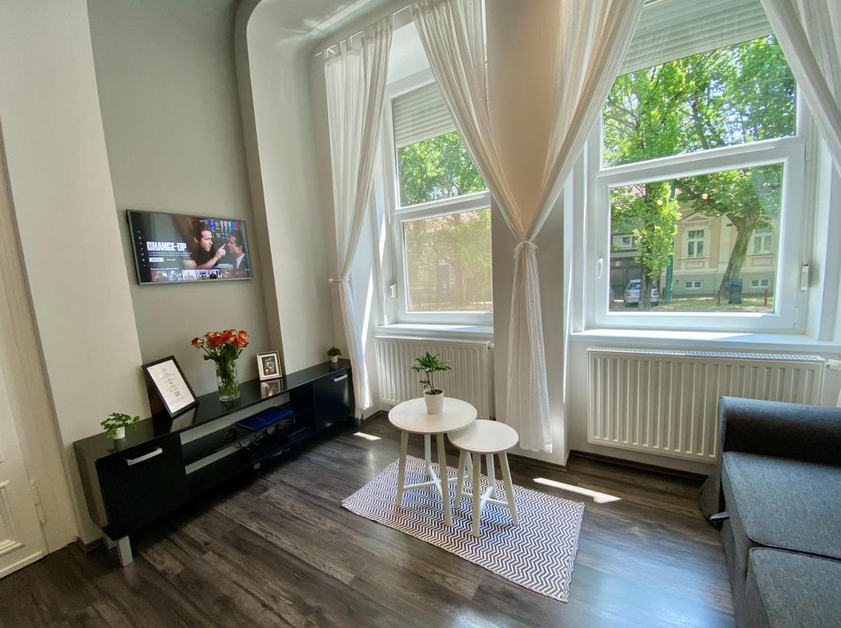 Art Apartment Сегед Екстер'єр фото